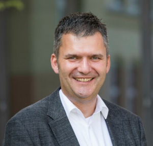 Foto: Herr Mirko Bodach, Professor für elektrische Energietechnik / regenerative Energien an der Westsächsischen Hochschule Zwickau