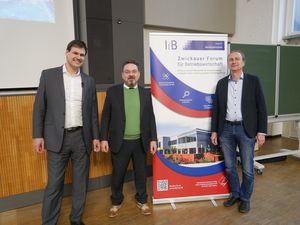 Foto: Dipl.-Ing. Ralf Gaydoul, Prof. Dr. habil. Dr. h. c. Bernd Zirkler und Prof. Dr. Matthias Richter (v.l.n.r) 