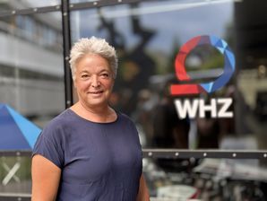 auf dem Bild sieht man die Projektsachbearbeiterin des Dezernates Forschung und Drittmittelangelegenheiten: Silvia Bach