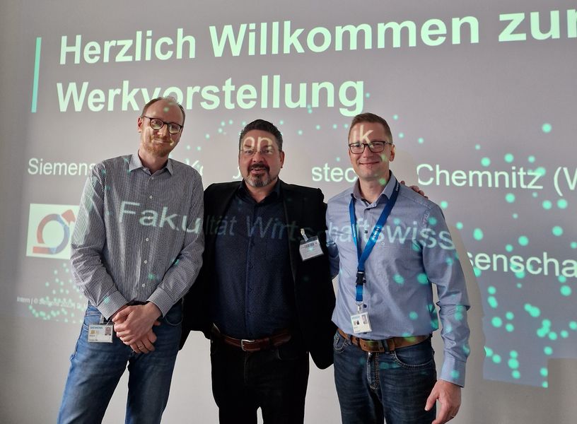 Foto: Besuch Siemens-Werk Chemnitz, Herr Christian Pfalz, Prof. Dr. habil. Dr. h. c. Bernd Zirkler und Jan Kocarnik (von links nach rechts)