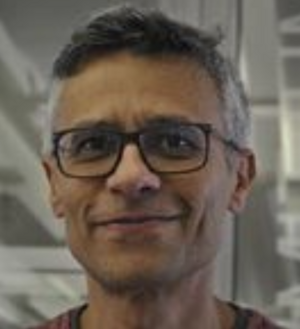 Foto: Prof. Dr. Alejandro Oviedo. Professor für Gebärdensprachlinguistik, Studienleitung Diplom-Gebärdensprachdolmetschen