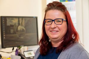 Foto: Porträtbild. Teamassistenz am Fraunhofer AZOM, Antje Uhlmann
