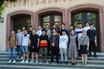 Foto: Gruppenbild der Absolventen des Studienkollegs.