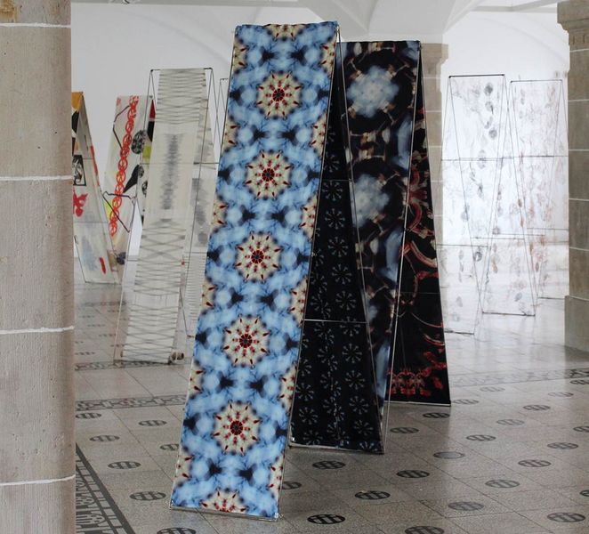Foto: Vorschaubild zur Ausstellung TEXTILE COMBINE - Arbeiten der Studienrichtung Textilkunst/Textildesign.