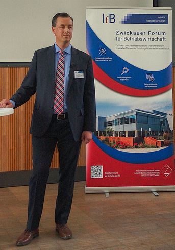 Foto: Referent Prof. Dr. Björn Baltzer (Quelle: L. Langer)