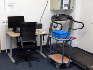 Foto: Belastungs-Beanspruchungslabor - Teil Simulation Kommissionieren und Logistik 