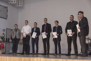 Foto: Gruppenbild Absolventen.