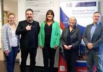 Gruppenbild mit fünf Personen