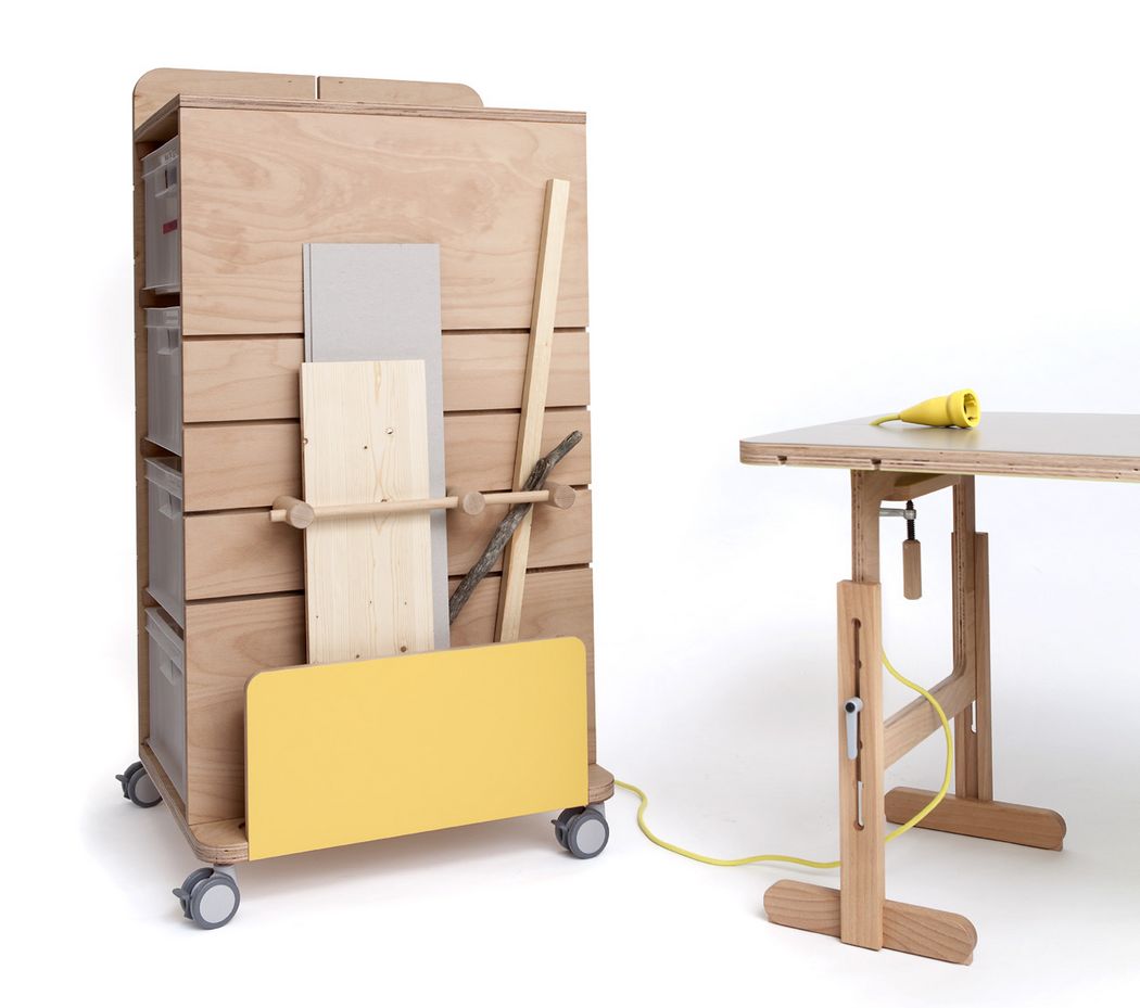 Foto: Master-Abschlussarbeit "Die Maker der Zukunft – Mobile Gestaltungsräume für Kinder" von Andreas Mikutta, 2019, Arbeitstisch, Rollwagen, Aufbewahrungsregal mit Schubfächern 
