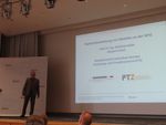 Foto: Tagung der Bundesanstalt für Materialforschung und -prüfung (BAM), Prof. Kolbe während seines Vortrags zum Informationstag der BAM (Bildquelle: BAM)