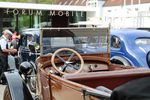 Foto: Forum Mobile, Campus Scheffelstraße WHZ, Blick in einen Oldtimer