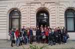 Foto: Gruppenbild vor der IHK Zwickau.