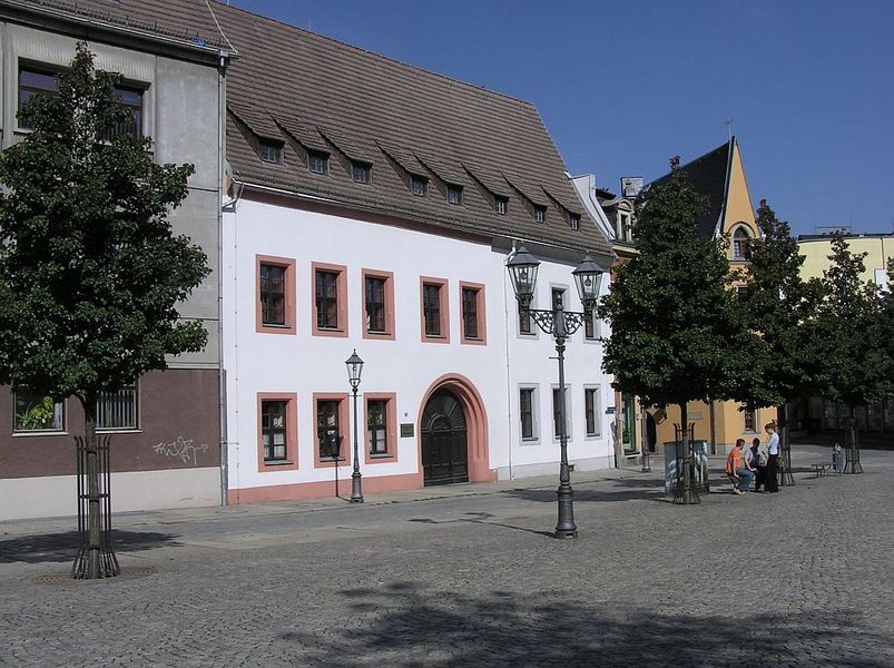Foto: Gebäudeansicht. Eingangsbereich des Ackerbürgersaales am Kornmarkt.