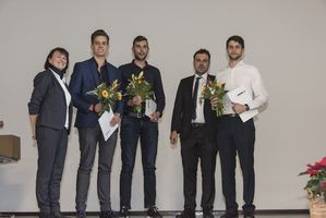 Foto: Auszeichnung für sehr gute Leistungen im Rahmen der Diplomarbeit sowie im gesamten Studium. Gruppenbild dieser Absolventen.