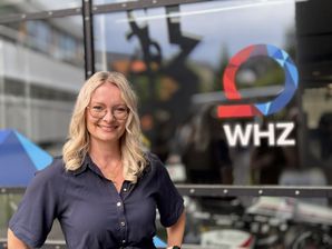 auf dem Bild sieht man die Projektkoordinatorin des Dezernates Forschung und Drittmittelangelegenheiten: Cindy Scheller