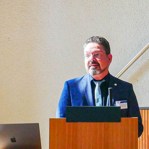 Foto: Konferenzschlusswort durch Prof. Dr. habil. Dr. h. c. Bernd Zirkler