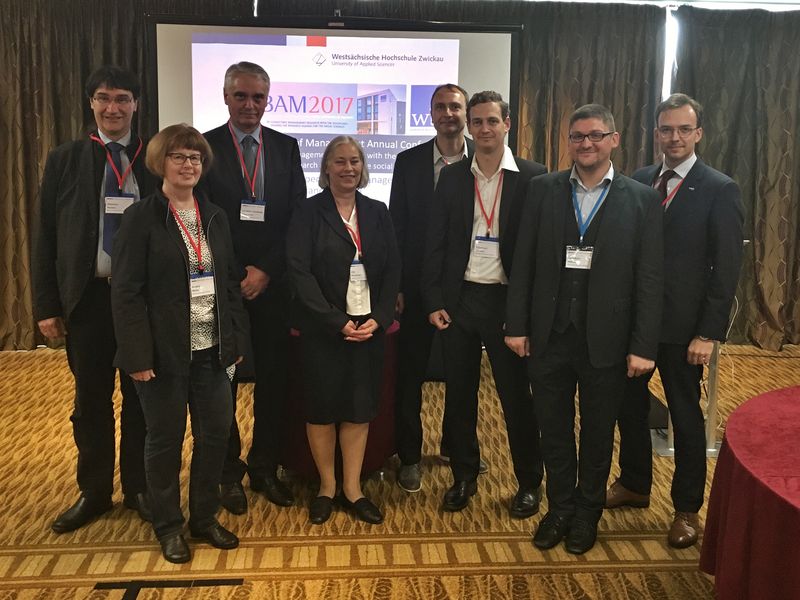 Foto: WHZ Delegation referiert Management-Konferenz in Coventry.
