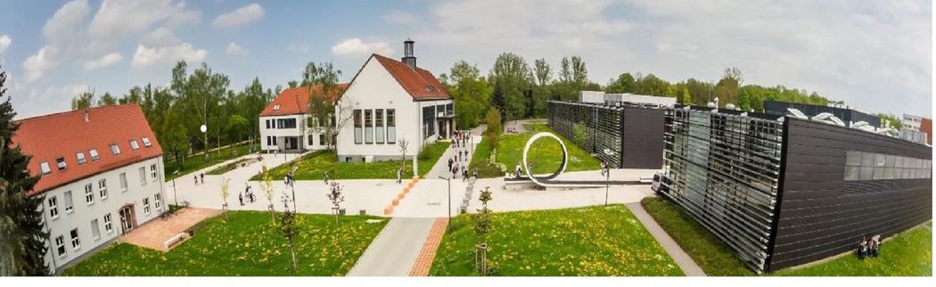Foto: Luftbild eines Teiles des Campus Scheffelberg mit Gebäuden.