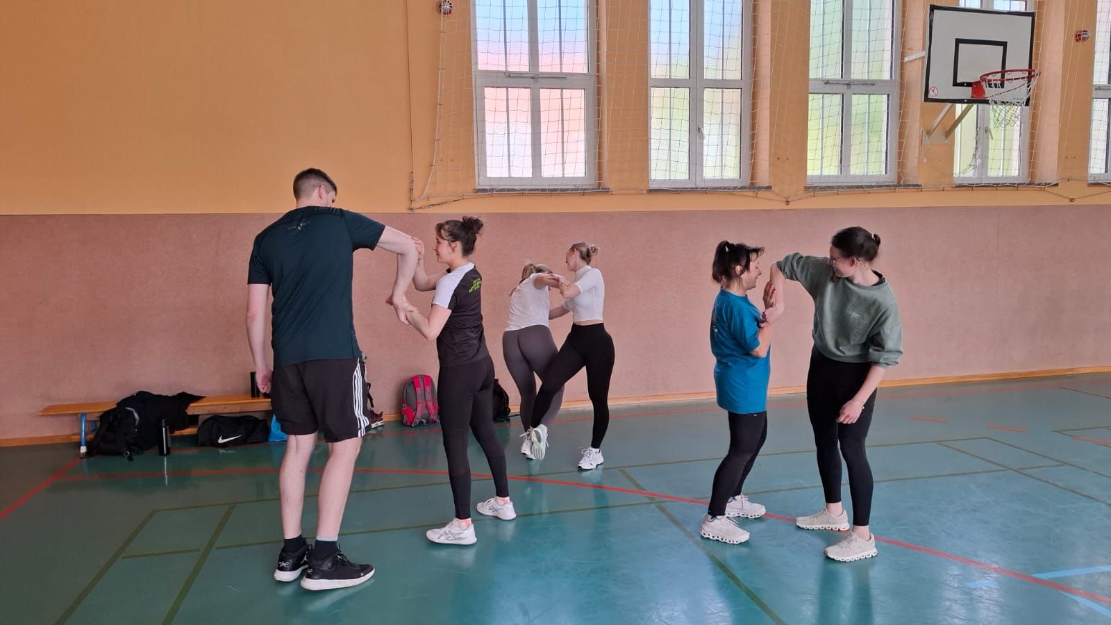 Teilnehmer beim Workshop Selbstverteidigung
