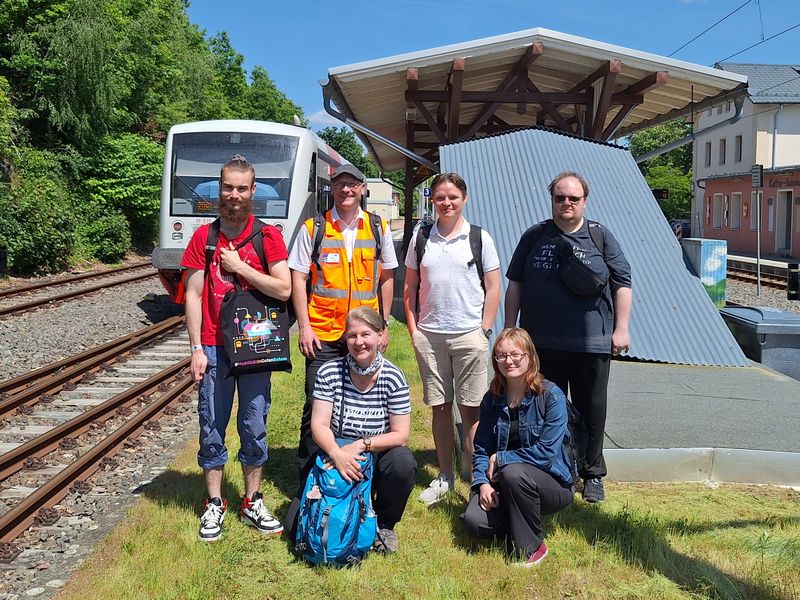 Die Seminargruppe am Bahnhof Stollberg.