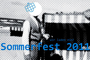 Einladungsflyer: 2 Männer an einem Strandkorb. Die Fakultät Angewandte Kunst lädt ein zum Sommerfest