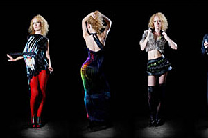 Fotoreihe: 3 Bilder. Models präsentieren Kleidung.