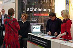 Foto: Informationsstand auf der Designers´ Open 2014 zur Studienwerbung.
