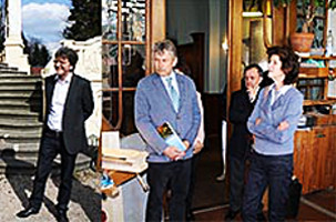 Fotoreihe: 2 Bilder. Staatsministerin Dr. Eva-Maria Stange zu Besuch in Markneukirchen. "Kulturraumtour".