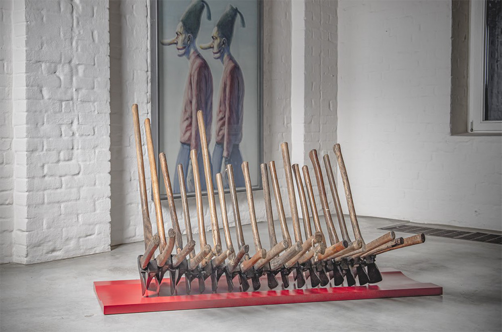 Vorschaubild: Master-Abschlussarbeit "Rest on Peace" von Wilhelm Reichel, 2021, Bank / Stuhl aus Handäxten