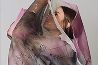 Foto: Bachelor-Abschlussarbeit "part of it" von Ridhima Wadhwa, Fachrichtung Modedesign, 2022, designte Kleidung