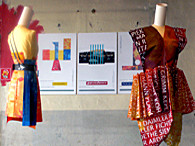 Foto: Zwei Kleider. Modelle von Yvonne Uhlemann, Mareen Bretschneider