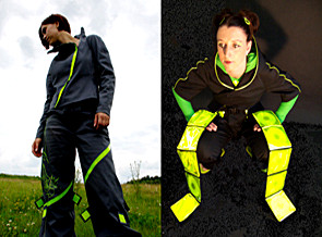 Foto: 2 Modelle von Anna Magdalena Wendt / Denny Rauner. Zwei Models präsentieren jeweils ein Hosendesign.