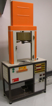 Foto: Schmelzindex-Prüfgerät GÖTTFERT (MP-D)