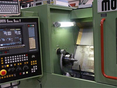 Foto 17: Hydraulische und Pneumatische Antriebe und Steuerungen