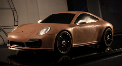 Zu sehen ist das Clay-Modell eines Porsche, erstellt als Studienarbeit.