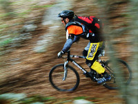 Foto 5: Ermittlung. Ein Radfahrer auf Testfahrt.
