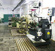 Foto 1: Blick in die Werkstatt für Lehre und Forschung Haus 12.