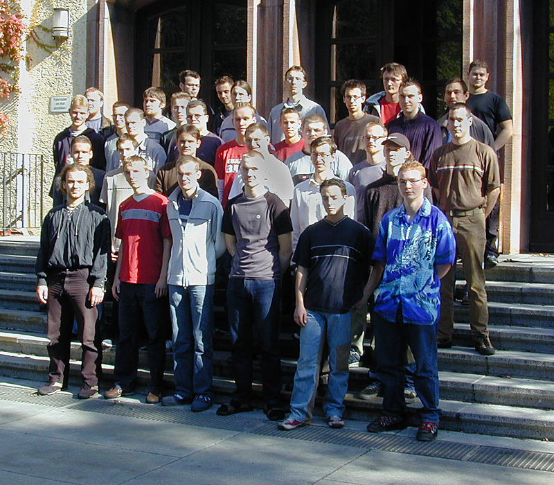 Gruppenfoto: Gruppe 2 / Studenten des Jahrgangs 2004