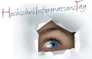 Foto: Hochschulinformationstag. Ein Auge schaut durch einen Riss im Papier.