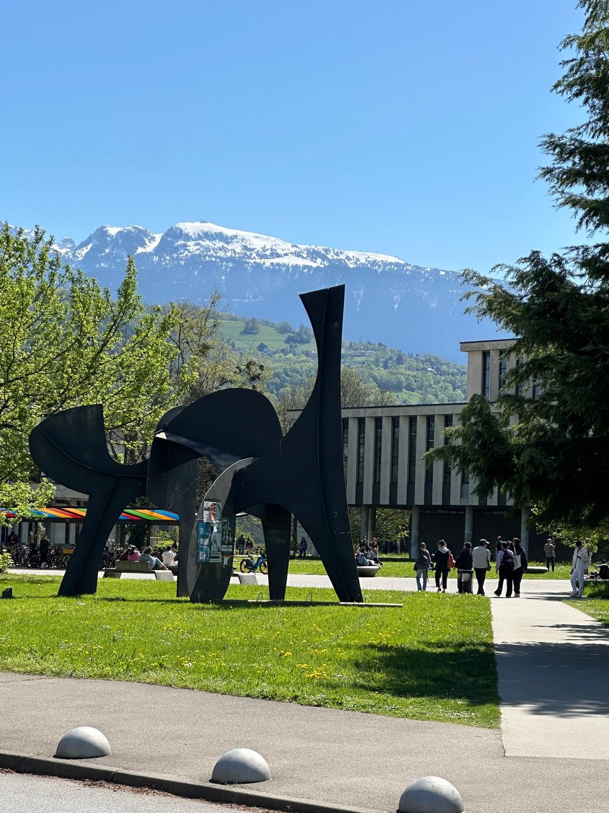 Foto: Besuch der Partneruniversität in Grenoble, Foto: Besuch der Partneruniversität in Grenoble, Campus der Université Grenoble Alpes