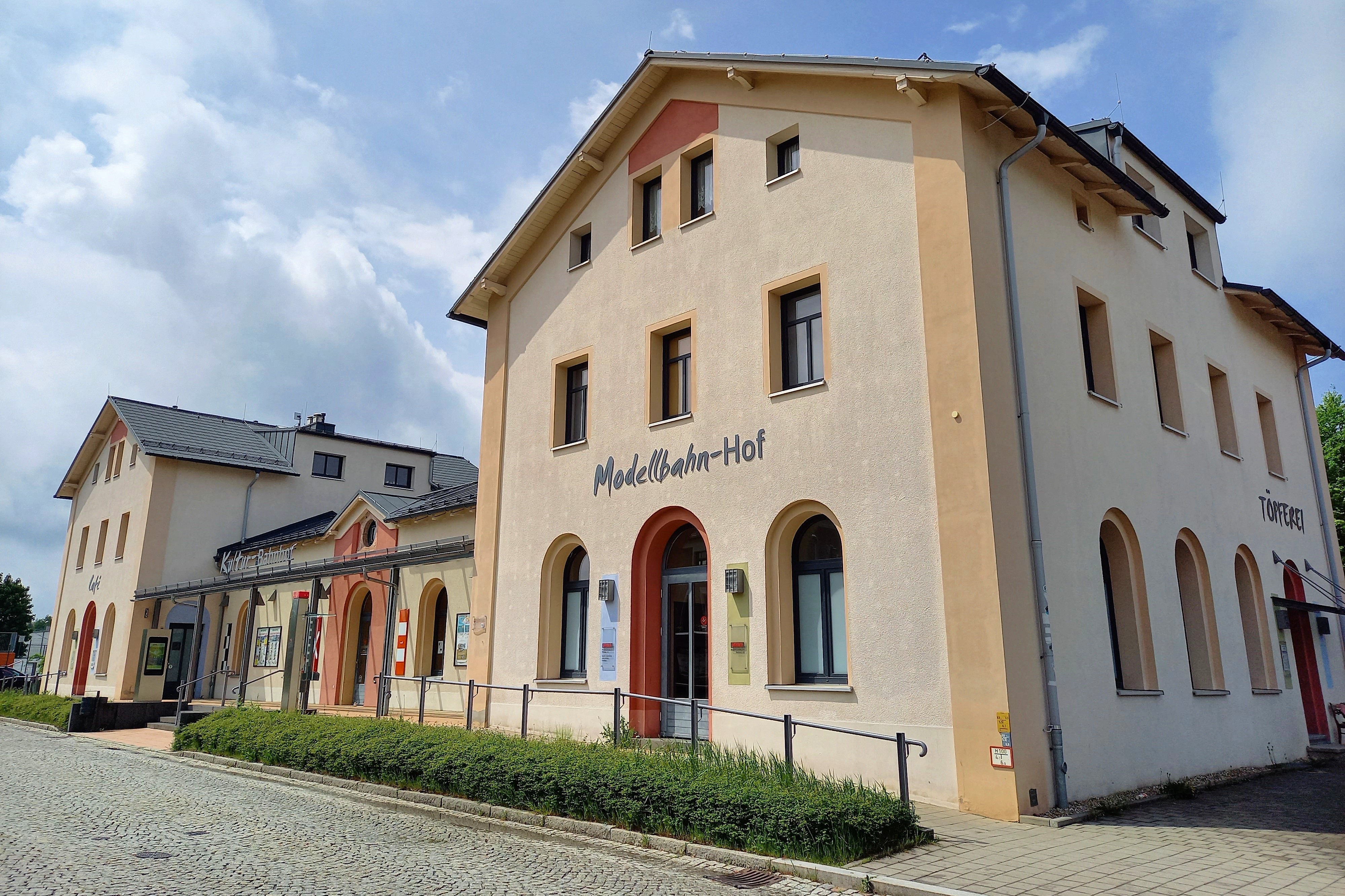 Foto: Gebäude Modellbahn Hof