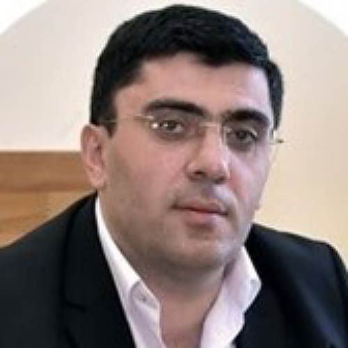 Photograph of Prof. Dr. Ktoyan.