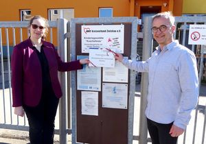 Prof. Anke Häber, Beauftragte für die Familiengerechte Hochschule und Einrichtungsleiter Jens Kluge
