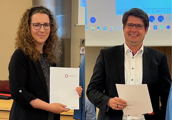 Prof. Kristin Laass und Prof. Dr.-Ing. Christian T. Erbsmehl haben den WHZ-Lehrpreis 2026 erhalten. (Foto: A. Häber/WHZ)