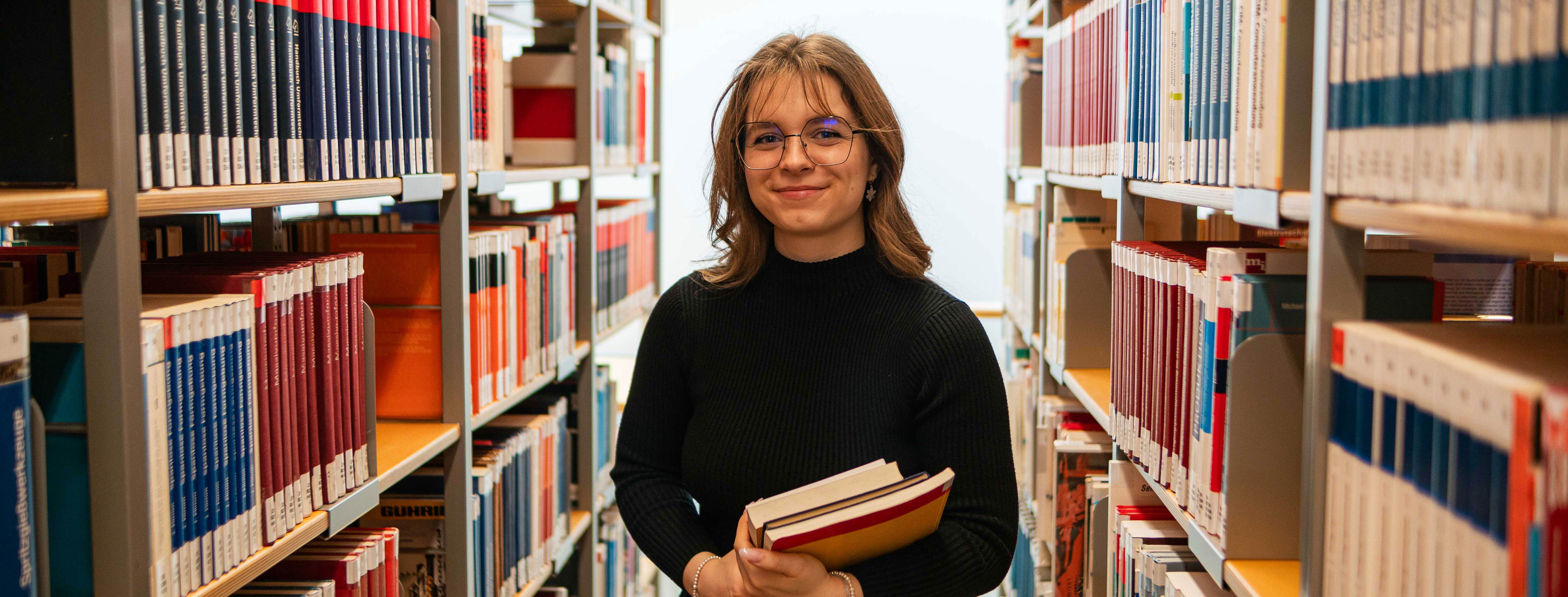 Studierende in der Hochschulbibliothek (Quelle: V.Hermann/WHZ)